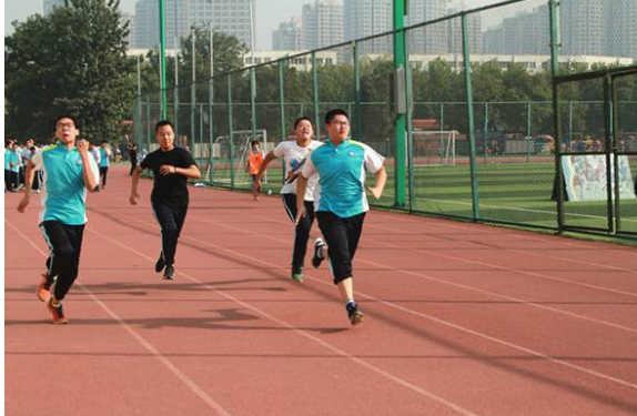 男孩跑50米后，1分钟心跳约多少下，呼吸约多少次跑50米跳多少次？